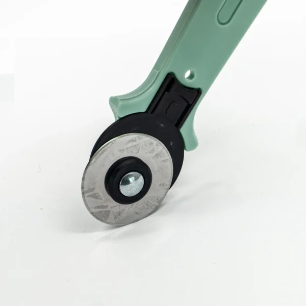 Wholesale High Quality Plastic Handle Rotary Cutter Set  Sewing Rotary Cutter