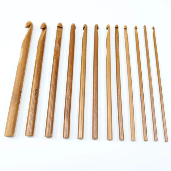 Hot Sale Eco-friendly 12 Sizes Wooden Crochet Hooks Set 3.0-10.0 mm Carbonized Bamboo Handle for Hand Knitting