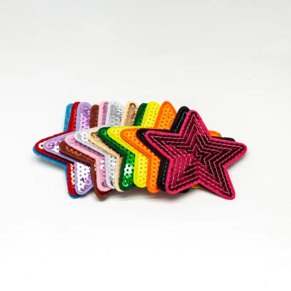 Herzförmige Pailletten-Stickereien in Sternform zum Aufnähen und Dekorieren