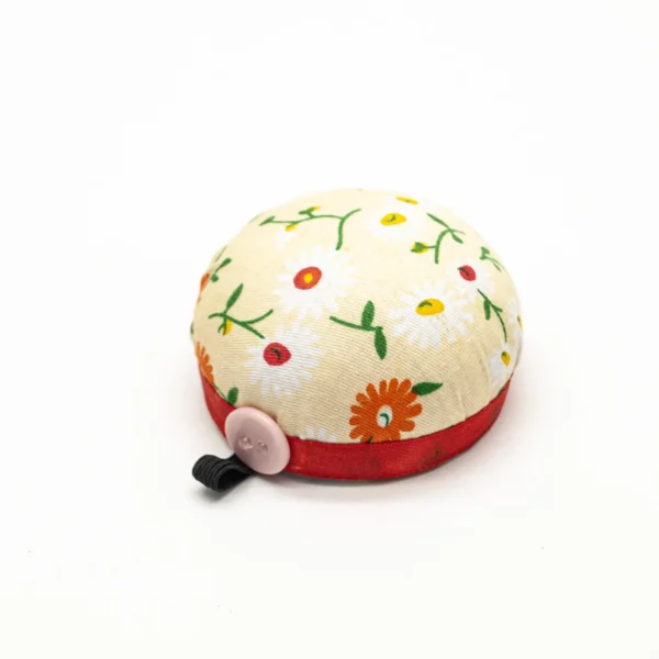 Wholesale floral pattern wrist needle insert bag sewing needle holder sewing matching DIY tool needle box