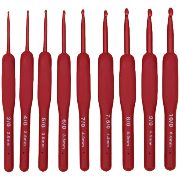 Rote, quadratische Häkelnadeln aus Aluminium mit TPR-Silikongriff zum Weben, Stricken, Flechten und Stricken. Handgefertigtes Werkzeug.