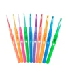 Ha5b6aab9579f477485aa0694c25c3dafD 12-teiliges Set mehrfarbiger, ergonomischer Häkelnadeln aus Aluminium, DIY-Garnwebwerkzeug, Kunststoffgriff, Größenmarkierungen für Handarbeiten