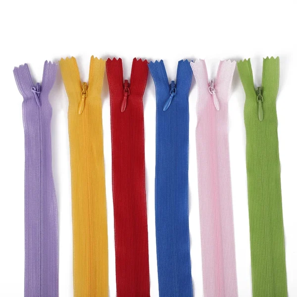Venta al por mayor directa de fábrica: cremallera invisible oculta de nailon 3#, cremalleras de encaje de colores para prendas de vestir.